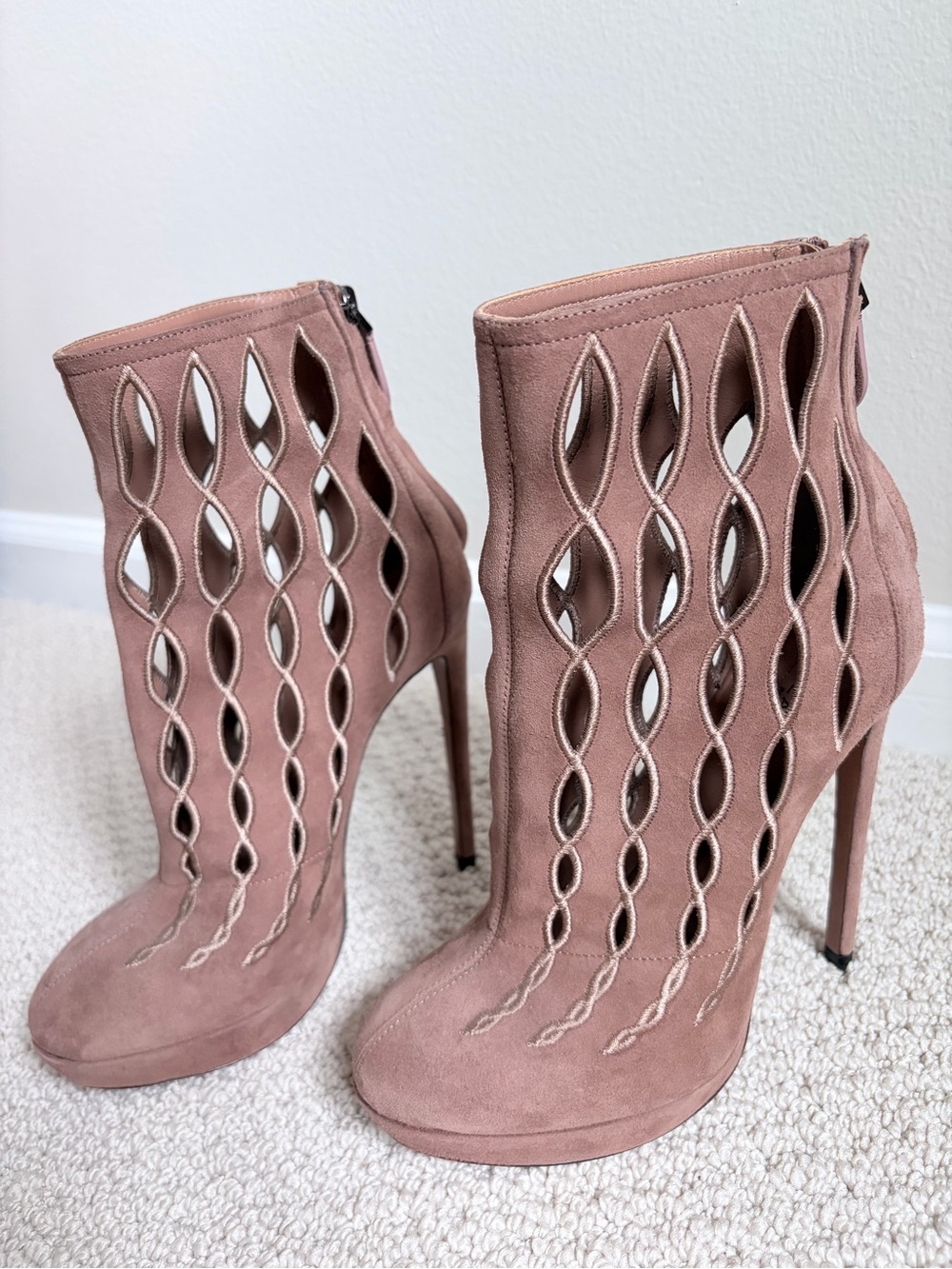 Alaïa Antique Rose Laser-Cut Suede Platform Boots 37